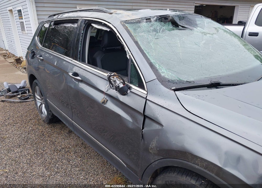 2021 VOLKSWAGEN TIGUAN VIN: 3VV2B7AXXMM070228