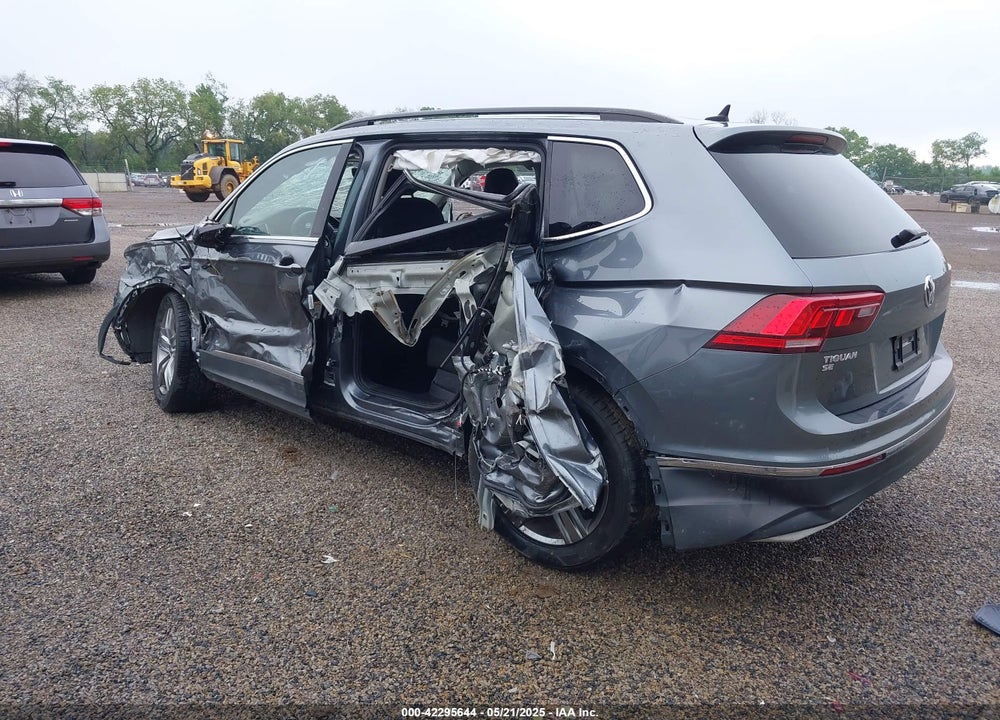 2021 VOLKSWAGEN TIGUAN VIN: 3VV2B7AXXMM070228