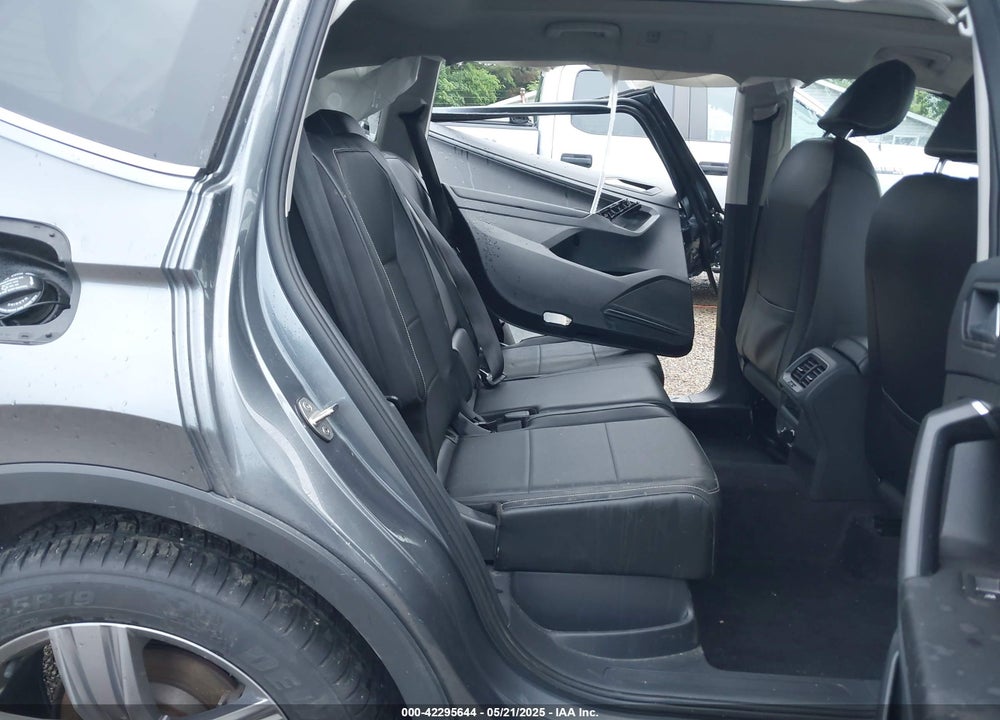2021 VOLKSWAGEN TIGUAN VIN: 3VV2B7AXXMM070228