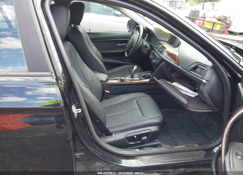 2014 BMW 3 SERIES VIN: WBA3B1C50EP680434