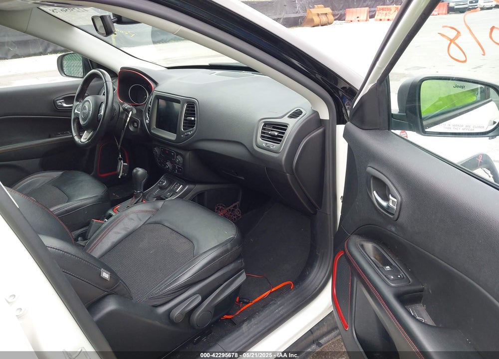2020 JEEP COMPASS VIN: 3C4NJDDB8LT195584