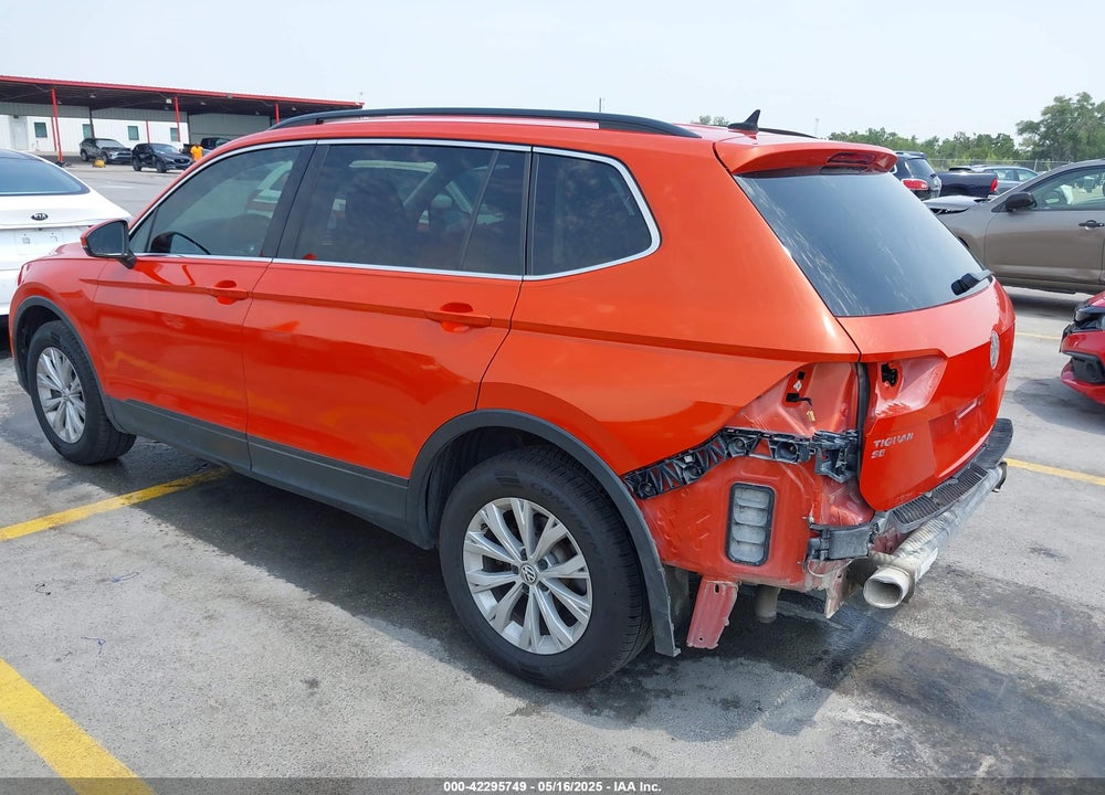2019 VOLKSWAGEN TIGUAN VIN: 3VV3B7AX4KM045617