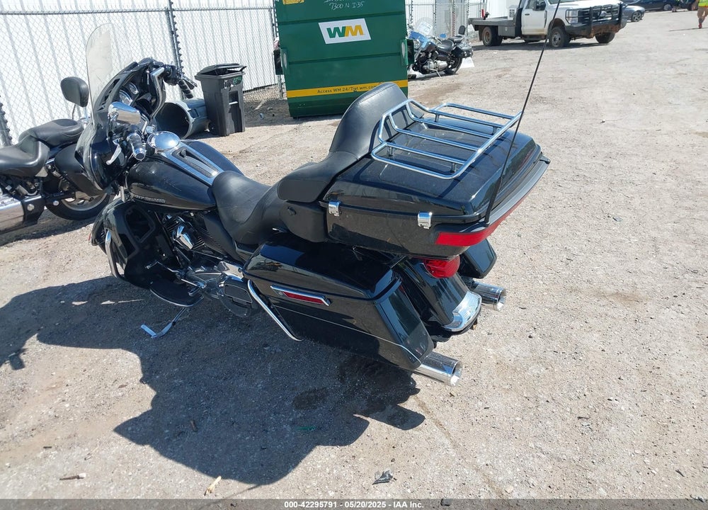 2017 HARLEY-DAVIDSON FLHTK ULTRA LIMITED VIN: 1HD1KED15HB686467