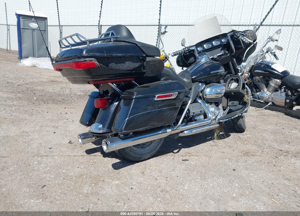 2017 HARLEY-DAVIDSON FLHTK ULTRA LIMITED VIN: 1HD1KED15HB686467