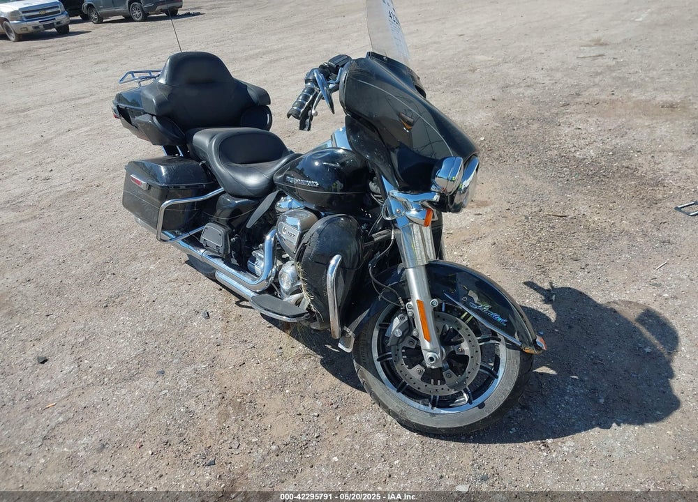 2017 HARLEY-DAVIDSON FLHTK ULTRA LIMITED VIN: 1HD1KED15HB686467