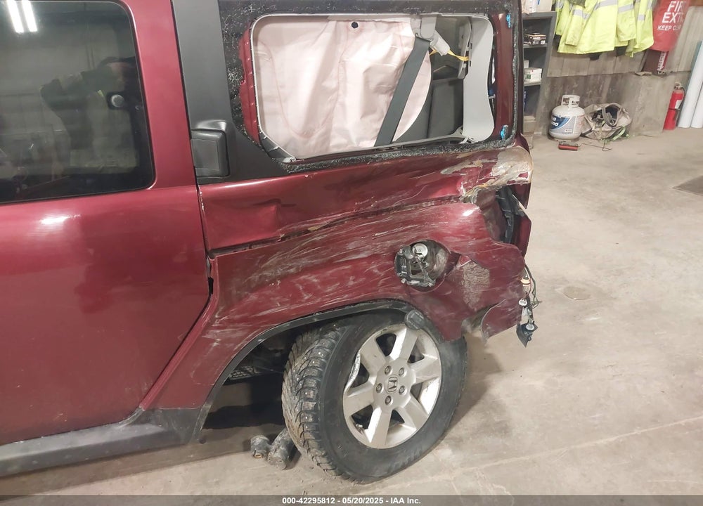 2011 HONDA ELEMENT VIN: 5J6YH2H78BL005760