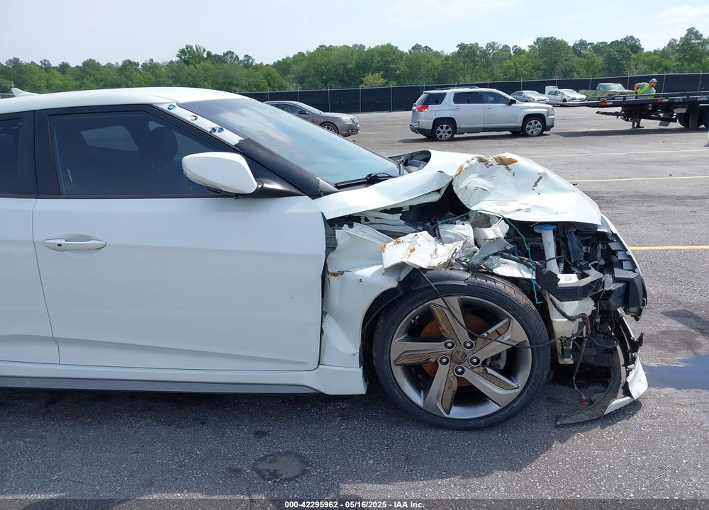 2013 HYUNDAI VELOSTER VIN: KMHTC6AE6DU112233