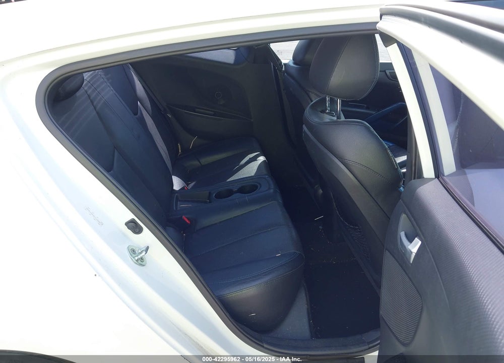 2013 HYUNDAI VELOSTER VIN: KMHTC6AE6DU112233
