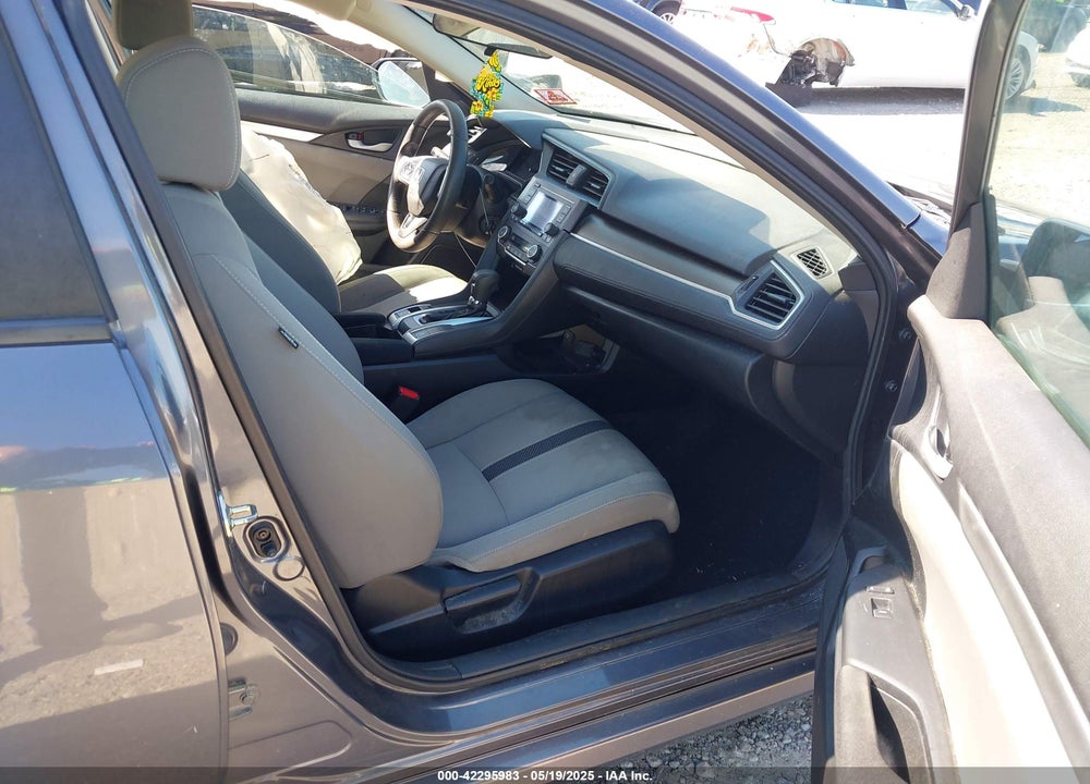 2019 HONDA CIVIC VIN: 2HGFC2F68KH558090