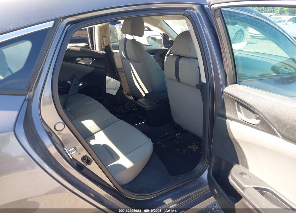 2019 HONDA CIVIC VIN: 2HGFC2F68KH558090