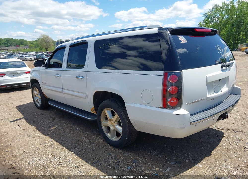 2007 GMC YUKON XL 1500 DENALI VIN: 1GKFK66827J404673