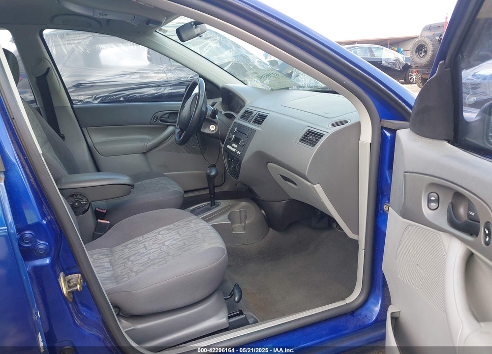 2005 FORD FOCUS ZX4 VIN: 1FAHP34N85W240929