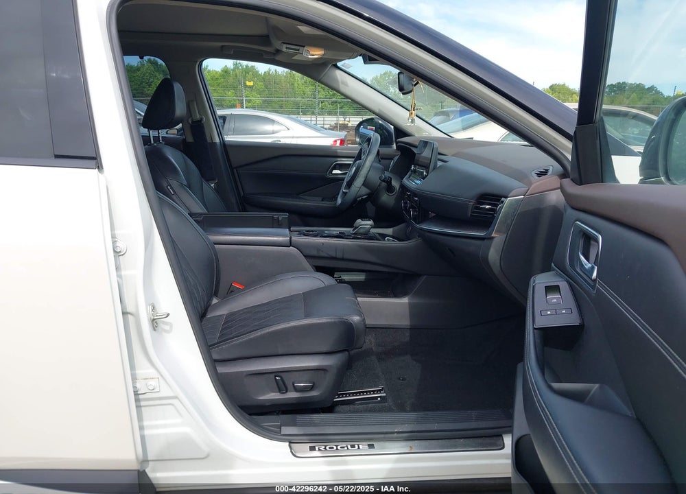 2021 NISSAN ROGUE PLATINUM INTELLIGENT AWD VIN: JN8AT3DD1MW313625