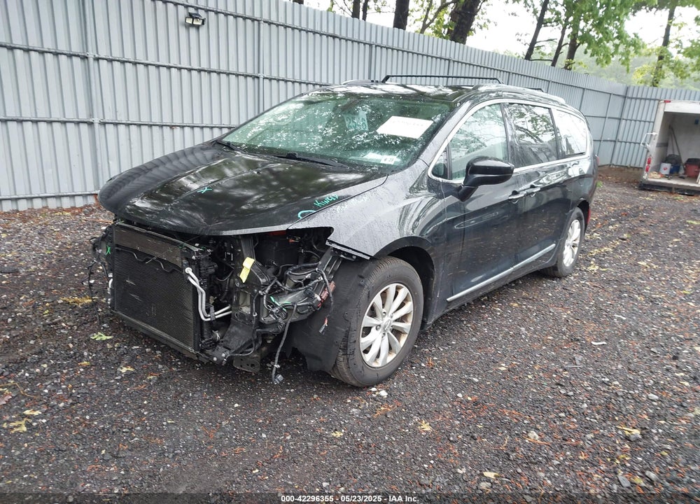 2018 CHRYSLER PACIFICA TOURING L VIN: 2C4RC1BG0JR317847