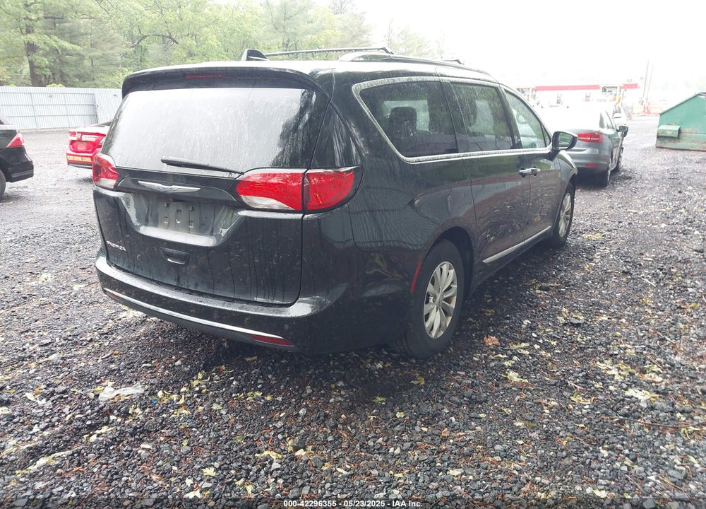 2018 CHRYSLER PACIFICA TOURING L VIN: 2C4RC1BG0JR317847