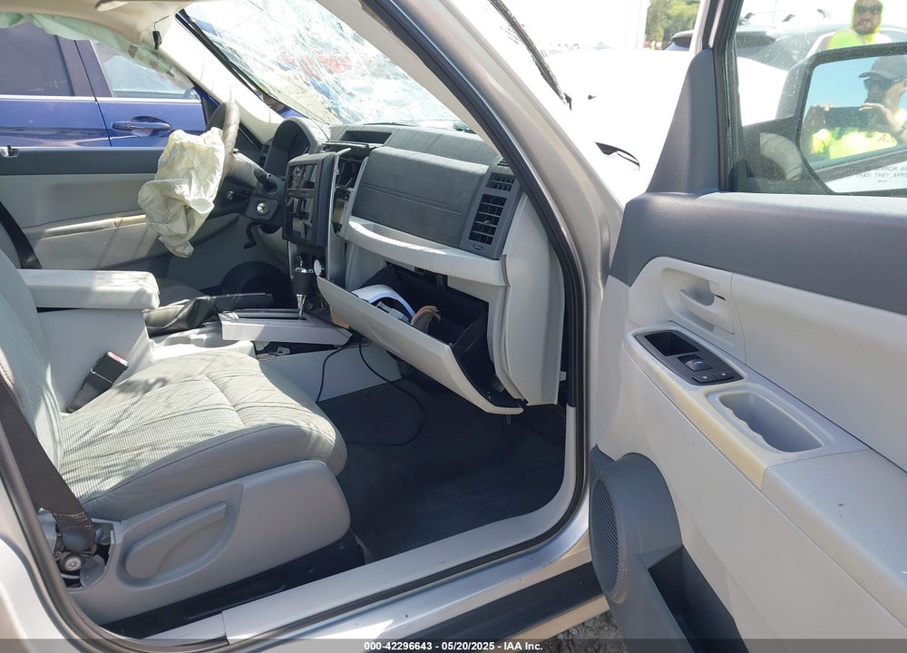 2008 JEEP LIBERTY VIN: 1J8GP28K88W134638