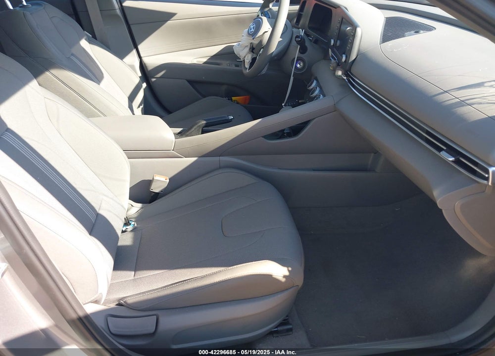 2025 HYUNDAI ELANTRA VIN: KMHLL4DG8SU862909
