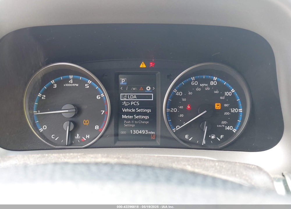 2018 TOYOTA RAV4 XLE VIN: 2T3WFREV7JW408560