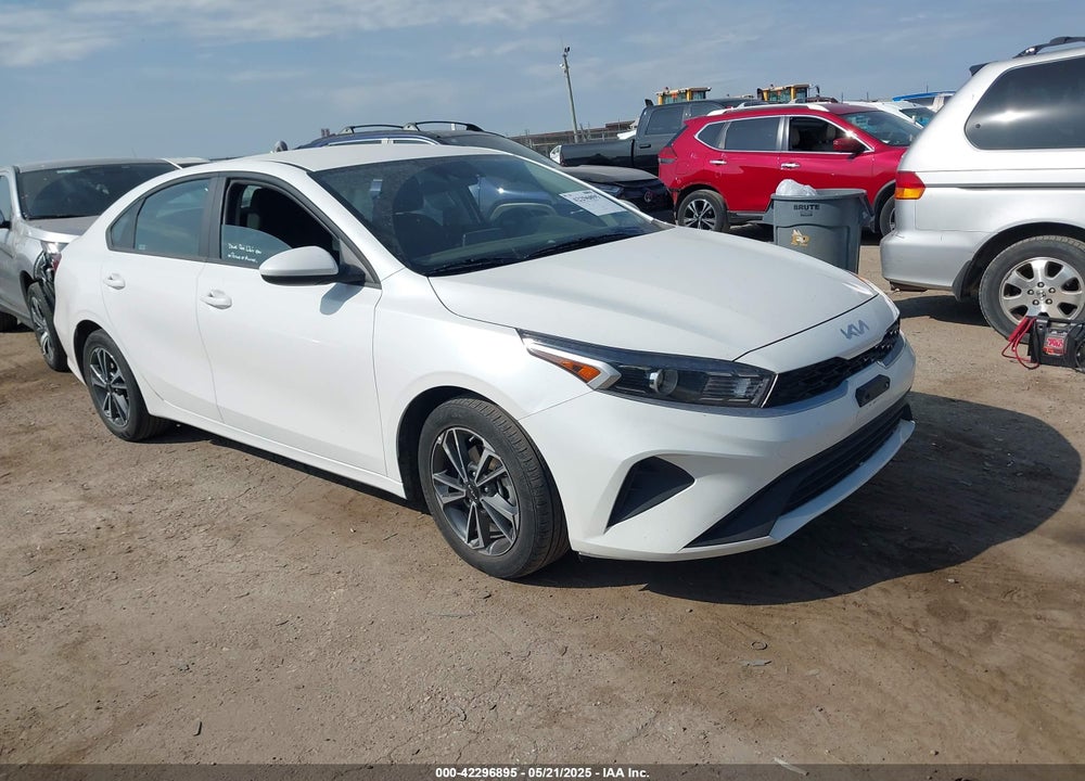 2024 KIA FORTE LXS VIN: 3KPF24AD4RE728857