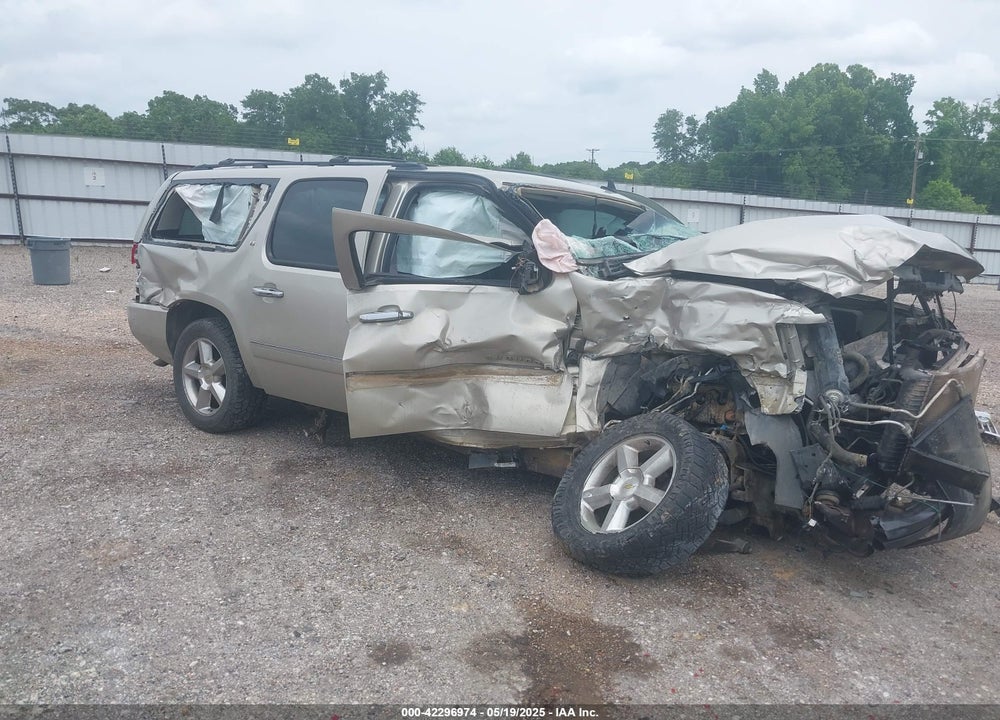 2013 CHEVROLET SUBURBAN 1500 LTZ VIN: 1GNSKKE79DR137015