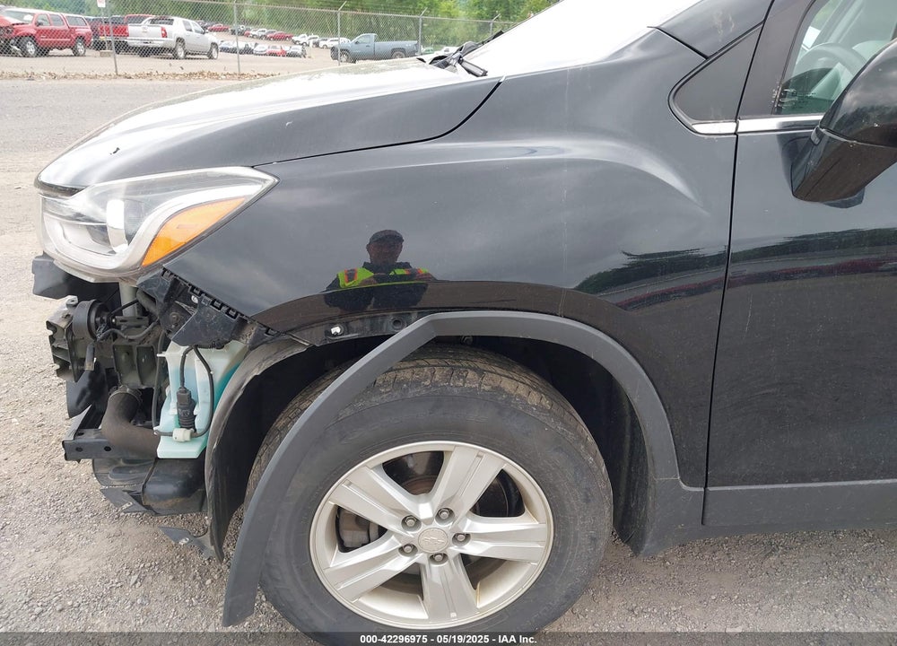 2017 CHEVROLET TRAX VIN: 3GNCJPSB4HL185094