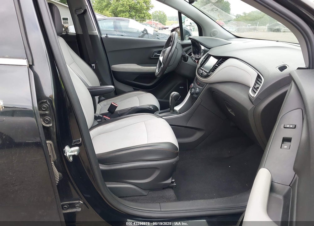 2017 CHEVROLET TRAX VIN: 3GNCJPSB4HL185094