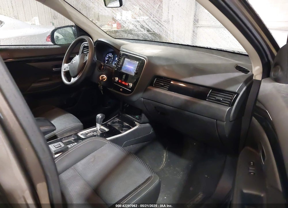 2020 MITSUBISHI OUTLANDER ES 2.4 VIN: JA4AD2A30LZ040098