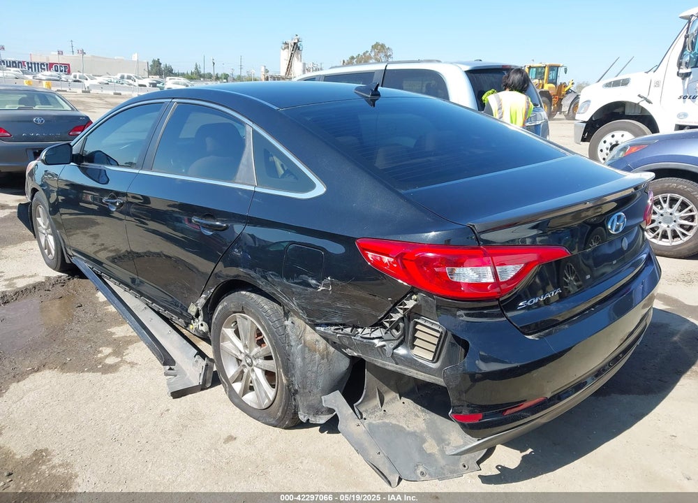 2015 HYUNDAI SONATA SE VIN: 5NPE24AF6FH146781