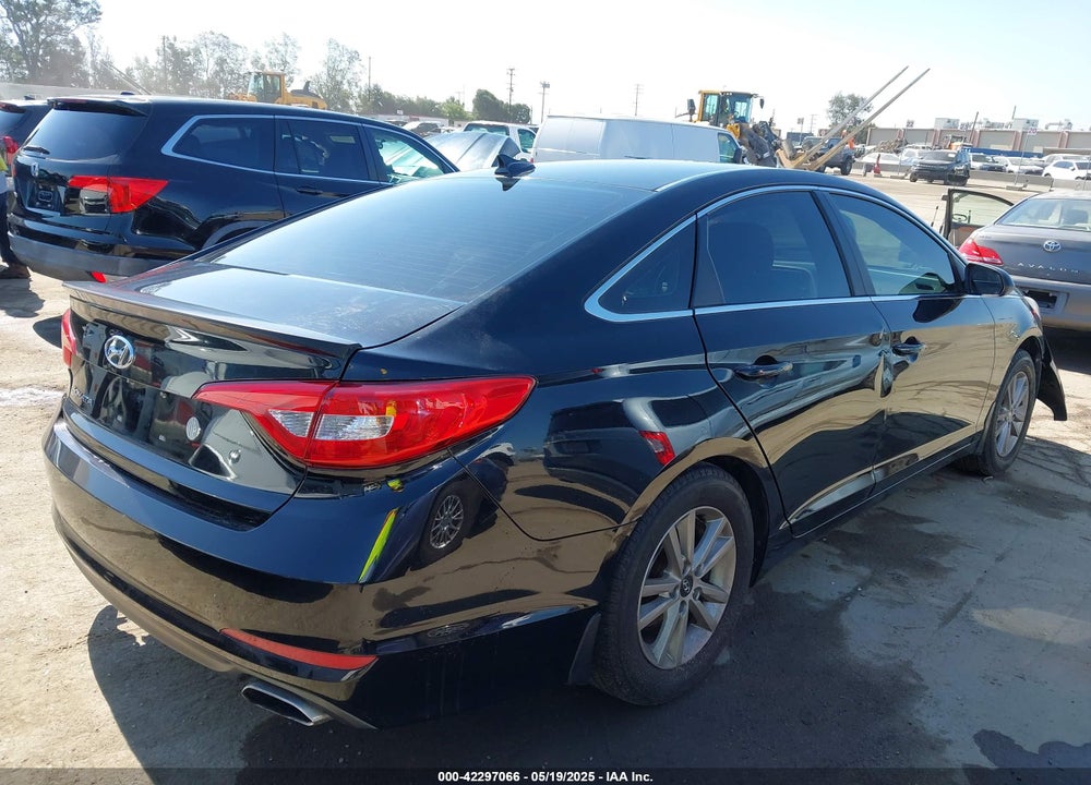 2015 HYUNDAI SONATA SE VIN: 5NPE24AF6FH146781