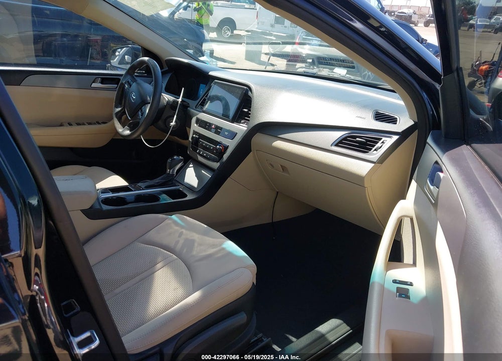 2015 HYUNDAI SONATA SE VIN: 5NPE24AF6FH146781
