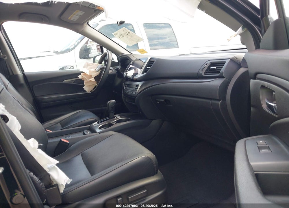 2017 HONDA PILOT VIN: 5FNYF6H53HB055897