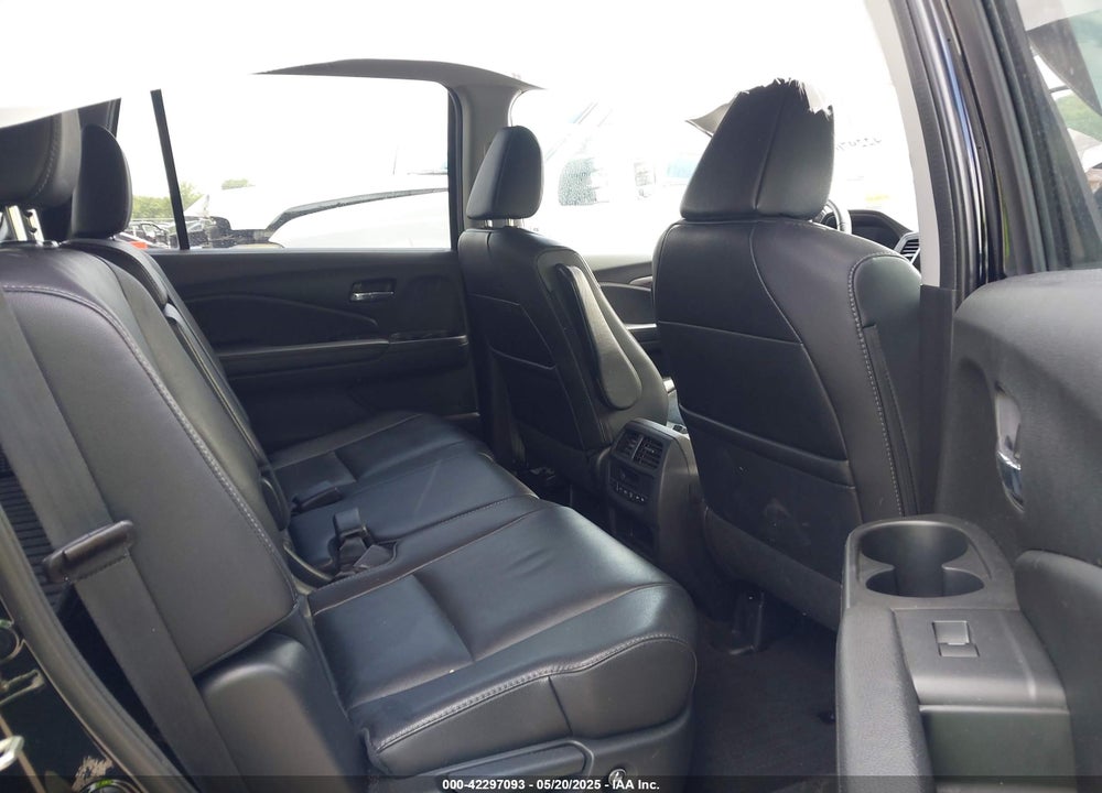 2017 HONDA PILOT VIN: 5FNYF6H53HB055897