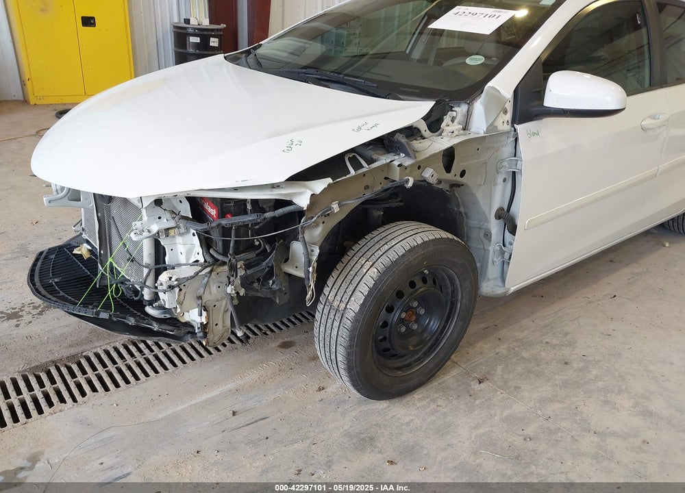 2015 TOYOTA COROLLA VIN: 5YFBPRHE5FP359559