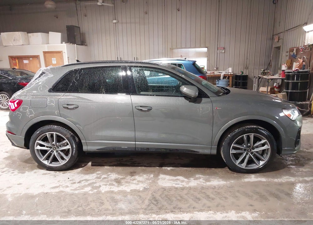 2024 AUDI Q3 VIN: WA1EECF30R1156373