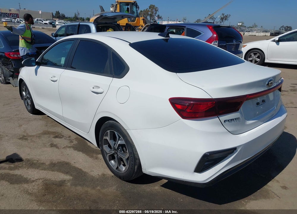 2021 KIA FORTE VIN: 3KPF24AD8ME332455