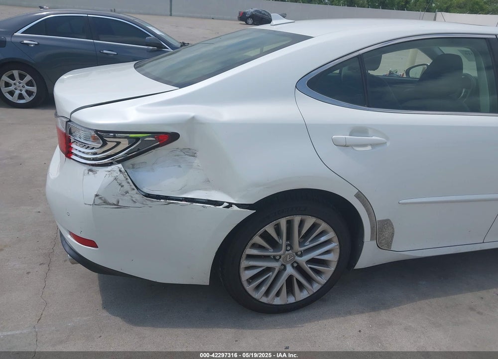 2013 LEXUS ES 350 VIN: JTHBK1GG1D2057313