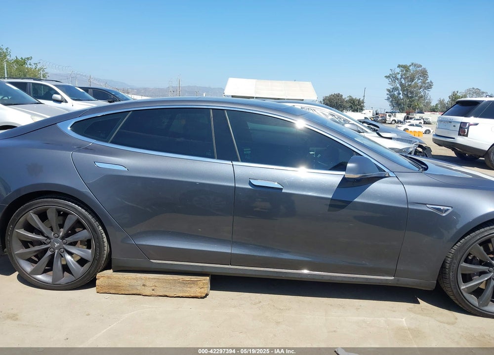 2014 TESLA MODEL S P85 VIN: 5YJSA1H15EFP65285