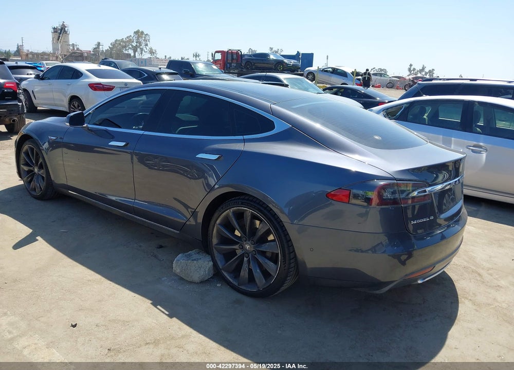 2014 TESLA MODEL S P85 VIN: 5YJSA1H15EFP65285