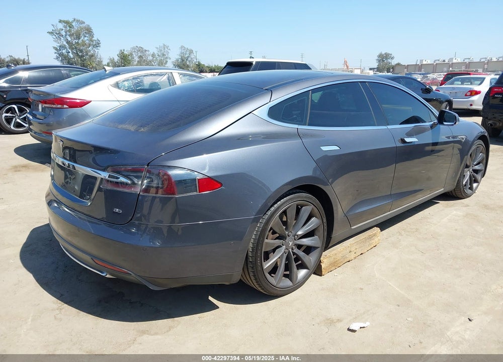 2014 TESLA MODEL S P85 VIN: 5YJSA1H15EFP65285