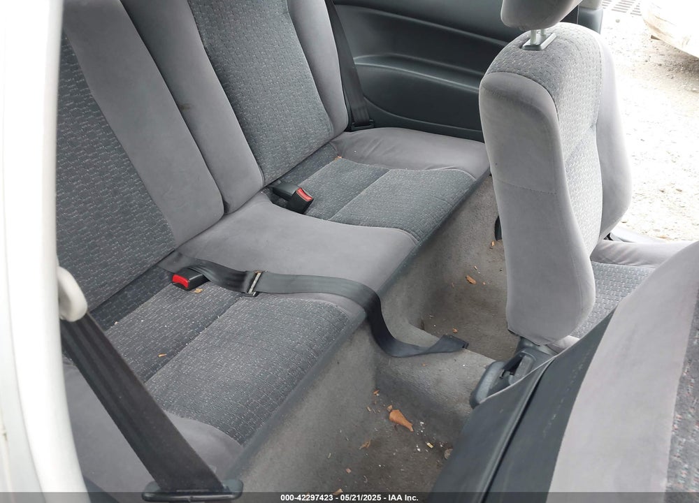 2000 HONDA CIVIC DX VIN: 2HGEJ6441YH111880