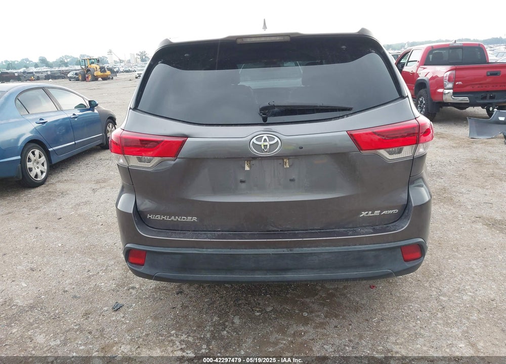 2017 TOYOTA HIGHLANDER VIN: 5TDJZRFH5HS465507