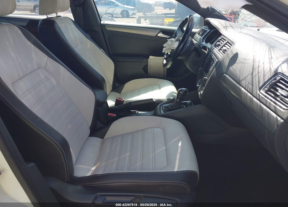 2016 VOLKSWAGEN JETTA VIN: 3VWD17AJXGM343871