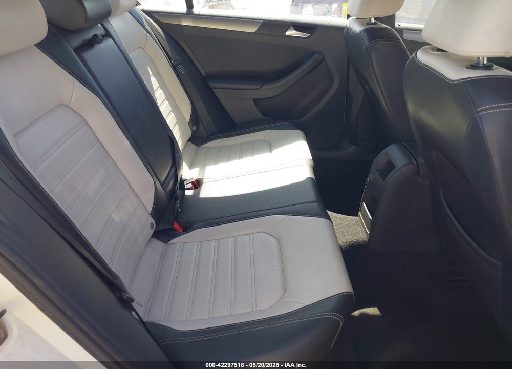 2016 VOLKSWAGEN JETTA VIN: 3VWD17AJXGM343871
