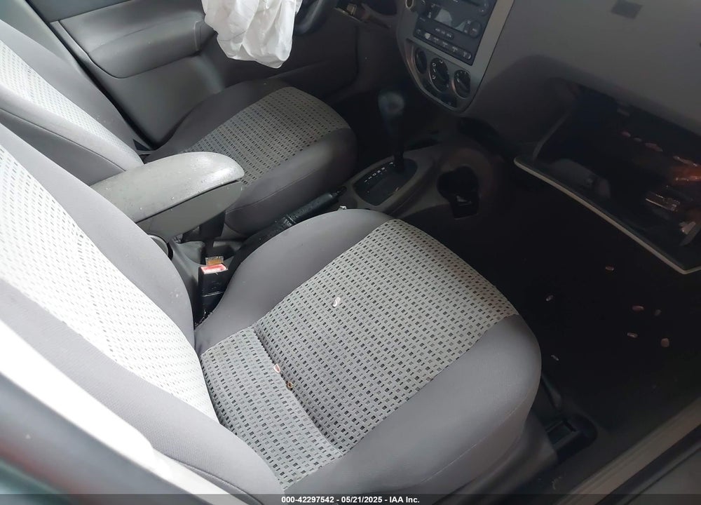 2005 FORD FOCUS ZX4 VIN: 1FAFP34N95W200110