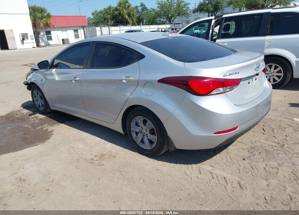 2016 HYUNDAI ELANTRA VIN: KMHDH4AE1GU575797