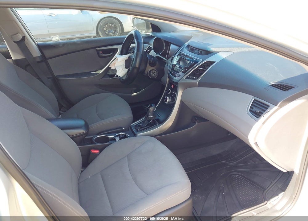2016 HYUNDAI ELANTRA VIN: KMHDH4AE1GU575797