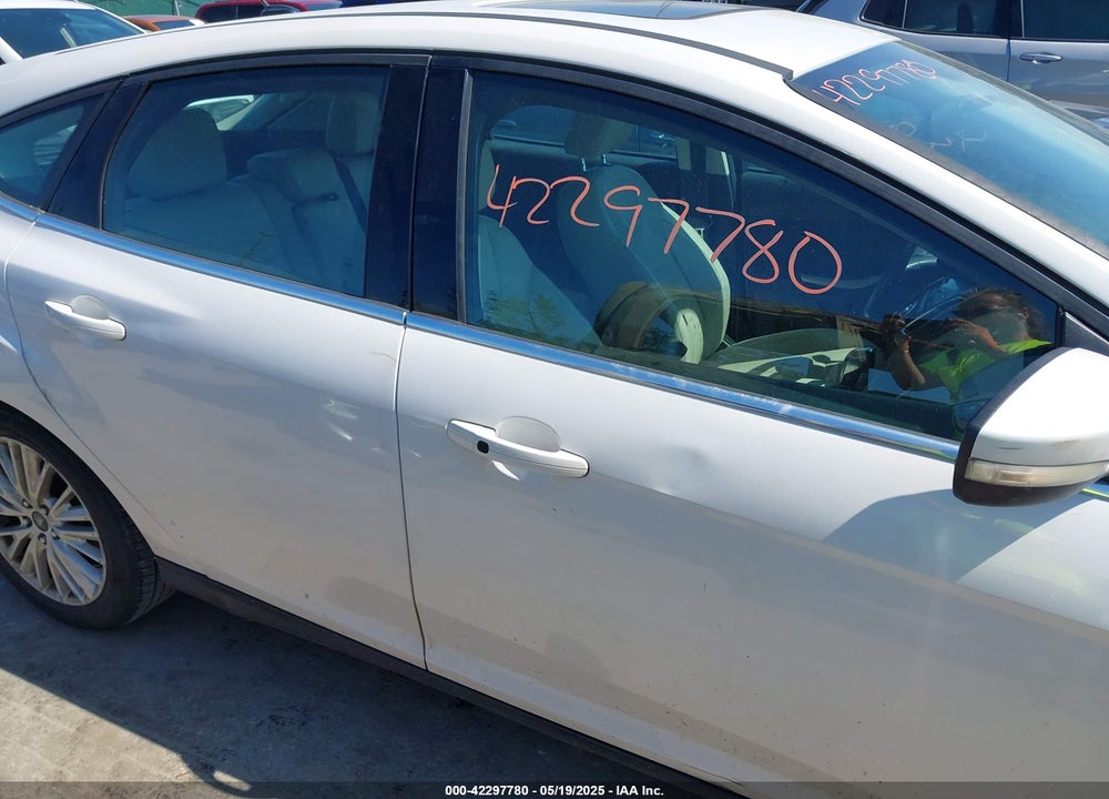 2018 FORD FOCUS VIN: 1FADP3N24JL279449