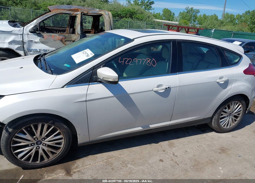 2018 FORD FOCUS VIN: 1FADP3N24JL279449
