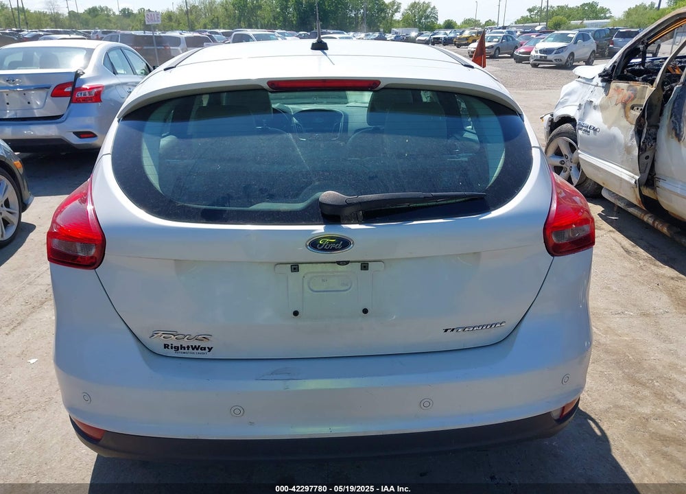 2018 FORD FOCUS VIN: 1FADP3N24JL279449