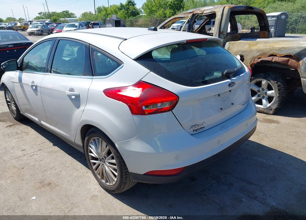 2018 FORD FOCUS VIN: 1FADP3N24JL279449